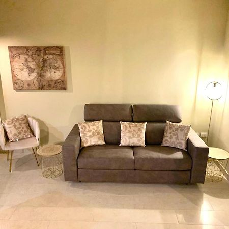 Lido Galeazzi Giant Pool Apartment Sirmione Ngoại thất bức ảnh