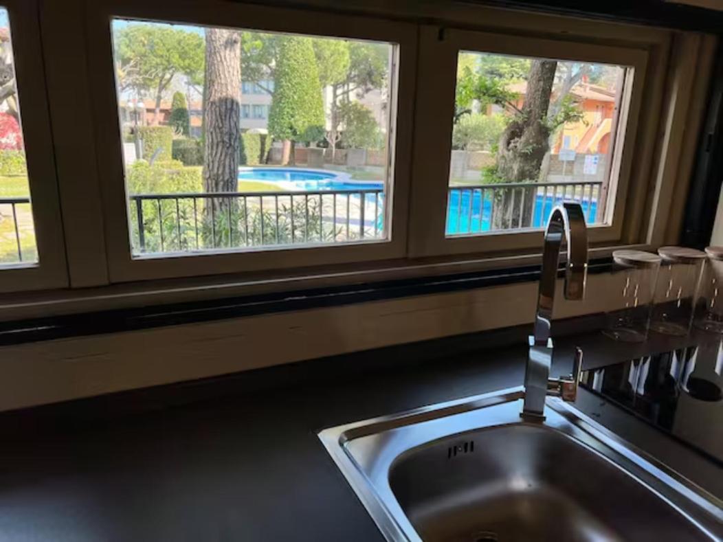 Lido Galeazzi Giant Pool Apartment Sirmione Ngoại thất bức ảnh