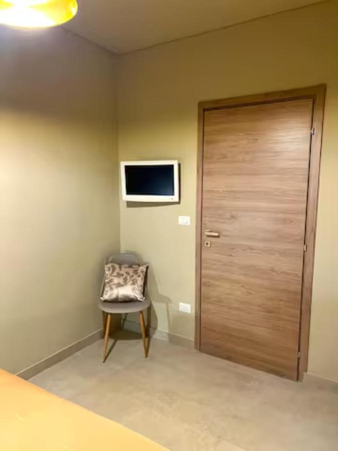 Lido Galeazzi Giant Pool Apartment Sirmione Ngoại thất bức ảnh