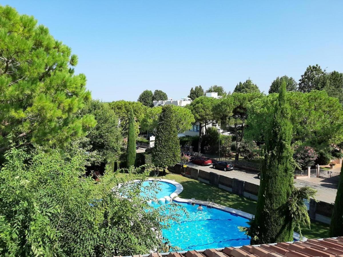 Lido Galeazzi Giant Pool Apartment Sirmione Ngoại thất bức ảnh